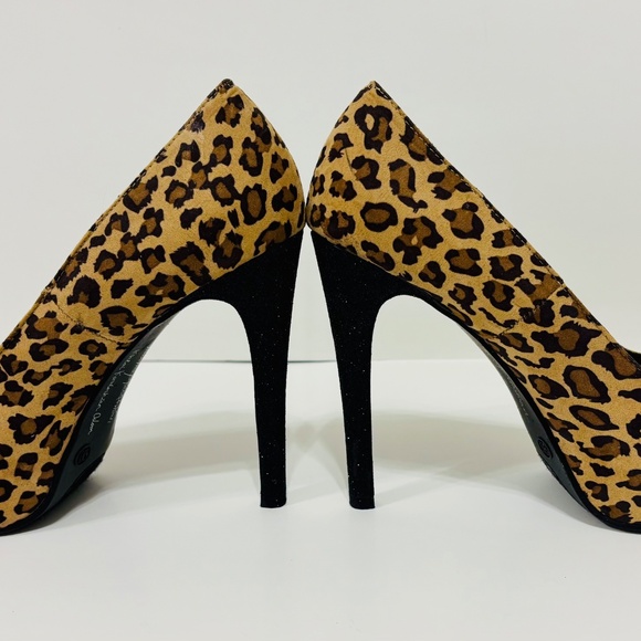 Kardashian Collection Women's Leopard Platform 5" Stilettos Pumps Heels Size 9.5 - Picture 3 of 8